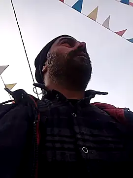 Snapshot of kevgir08 chatting on February 22, 2025, 1:35 pm kevgir08 online show from February 22, 2025, 1:35 pm