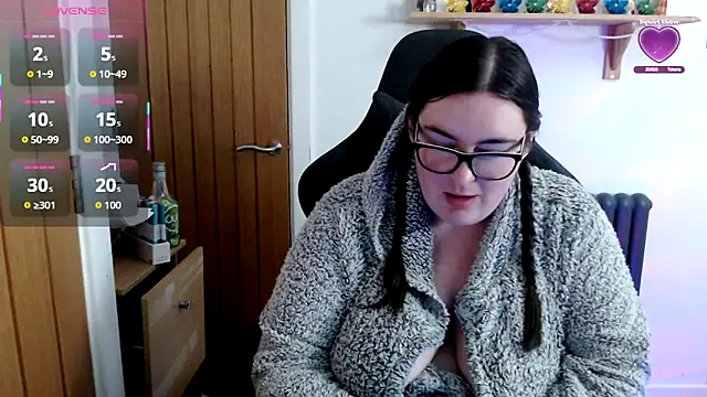 Snapshot of Rebecca_Summer chatting on April 23, 2026, 6:31 am Rebecca Summer online show from April 23, 2026, 6:31 am