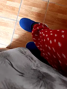 feet toes online show from April 14, 2026, 5:34 am