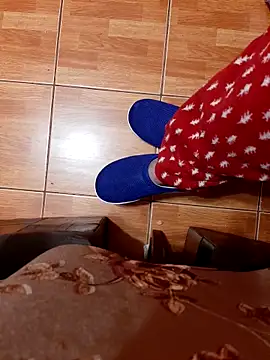 feet toes online show from October 23, 2025, 4:22 am