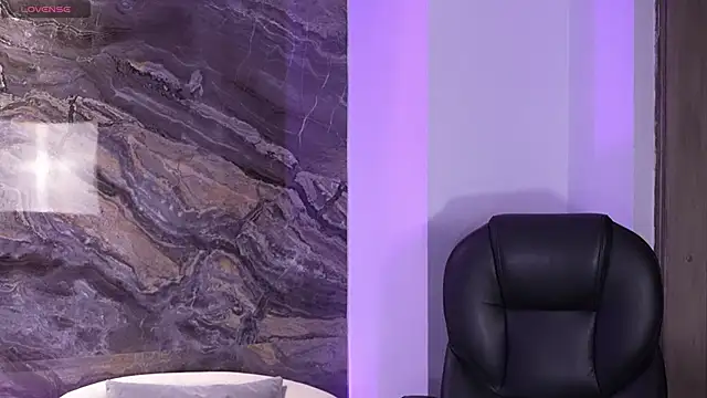 Snapshot of MadelineFox chatting on September 30, 2025, 9:48 am MadelineFox online show from September 30, 2025, 9:48 am