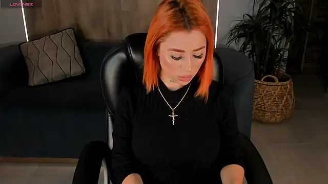 Snapshot of MadelineFox chatting on September 10, 2025, 8:13 am MadelineFox online show from September 10, 2025, 8:13 am