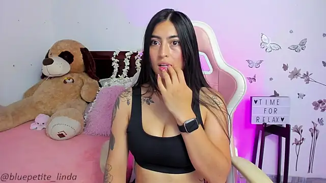 Blue Petite online show from March 20, 2025, 8:29 pm