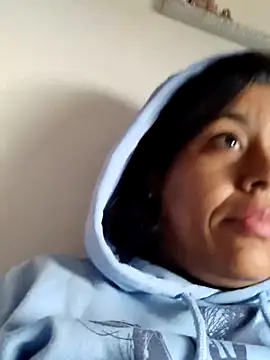 Snapshot of Molly_newman6 chatting on March 17, 2025, 4:11 pm Molly newman6 online show from March 17, 2025, 4:11 pm