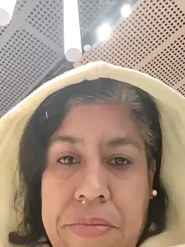 Snapshot of Molly_newman6 chatting on December 16, 2025, 12:20 pm Molly newman6 online show from December 16, 2025, 12:20 pm