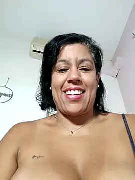 Snapshot of Molly_newman6 chatting on September 30, 2025, 5:13 am Molly newman6 online show from September 30, 2025, 5:13 am