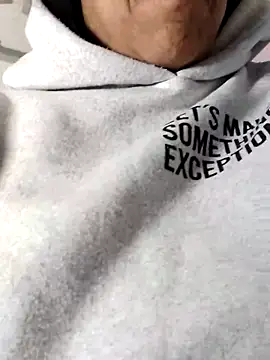 Snapshot of Molly_newman6 chatting on March 21, 2025, 8:18 pm Molly newman6 online show from March 21, 2025, 8:18 pm