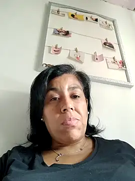 Snapshot of Molly_newman6 chatting on October 2, 2025, 2:42 pm Molly newman6 online show from October 2, 2025, 2:42 pm