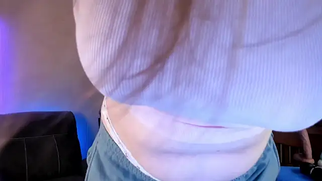 Snapshot of Kelly_Carolina chatting on December 4, 2025, 12:15 pm Kelly Carolina online show from December 4, 2025, 12:15 pm