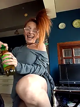 Snapshot of FrozenWaffle chatting on September 23, 2025, 5:31 pm FrozenWaffle online show from September 23, 2025, 5:31 pm