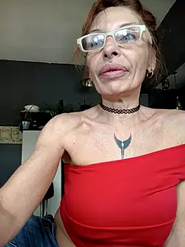 Snapshot of FrozenWaffle chatting on November 6, 2025, 5:39 pm FrozenWaffle online show from November 6, 2025, 5:39 pm