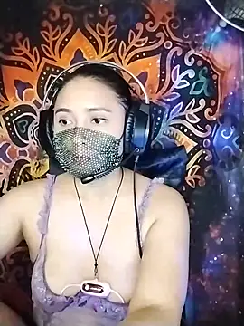 Snapshot of _Shimmerlyn_ chatting on March 11, 2025, 4:40 pm Shimmerlyn online show from March 11, 2025, 4:40 pm