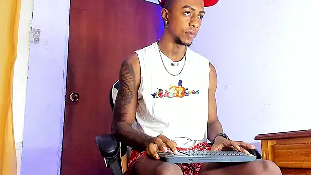 Snapshot of YeremiBrowm chatting on February 7, 2025, 8:20 pm YeremiBrowm online show from February 7, 2025, 8:20 pm