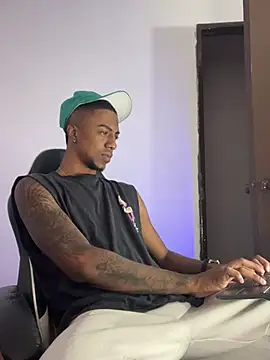 Snapshot of YeremiBrowm chatting on March 10, 2025, 8:34 pm YeremiBrowm online show from March 10, 2025, 8:34 pm