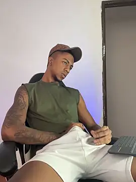 Snapshot of YeremiBrowm chatting on March 14, 2025, 9:00 pm YeremiBrowm online show from March 14, 2025, 9:00 pm