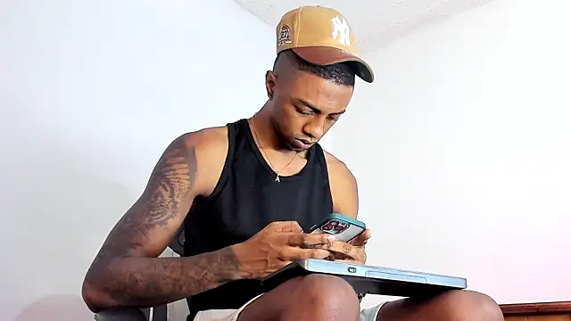 Snapshot of YeremiBrowm chatting on February 26, 2025, 11:19 pm YeremiBrowm online show from February 26, 2025, 11:19 pm