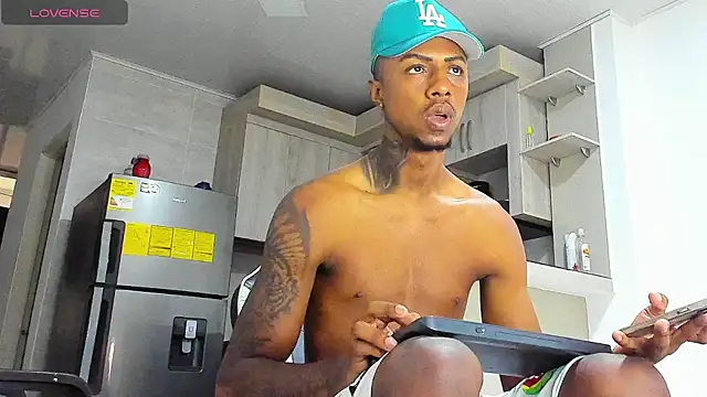 Snapshot of YeremiBrowm chatting on November 13, 2025, 8:57 pm YeremiBrowm online show from November 13, 2025, 8:57 pm