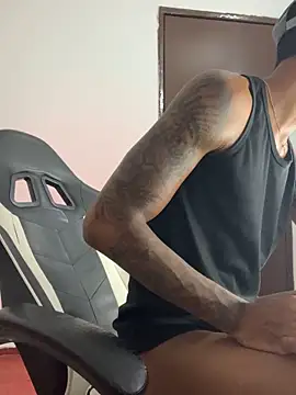 Snapshot of YeremiBrowm chatting on February 28, 2025, 11:12 pm YeremiBrowm online show from February 28, 2025, 11:12 pm