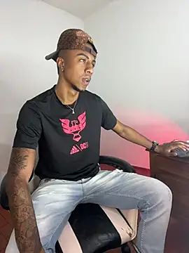 Snapshot of YeremiBrowm chatting on February 26, 2025, 1:03 am YeremiBrowm online show from February 26, 2025, 1:03 am