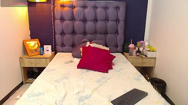 Keilyn Hot  online show from February 24, 2025, 12:52 am