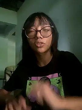 Karmakuro online show from September 15, 2025, 7:58 pm