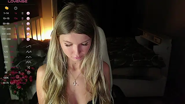 Snapshot of AngelMiaM chatting on January 25, 2025, 7:07 pm AngelMiaM online show from January 25, 2025, 7:07 pm