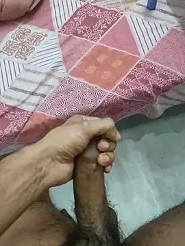 Snapshot of BiggDse chatting on March 8, 2025, 7:42 pm BiggDse online show from March 8, 2025, 7:42 pm