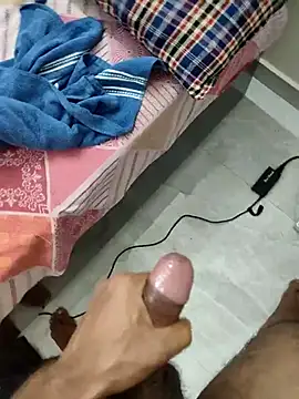 Snapshot of BiggDse chatting on February 28, 2025, 7:56 pm BiggDse online show from February 28, 2025, 7:56 pm