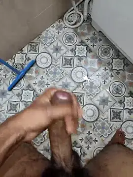 Snapshot of BiggDse chatting on March 8, 2025, 4:28 pm BiggDse online show from March 8, 2025, 4:28 pm