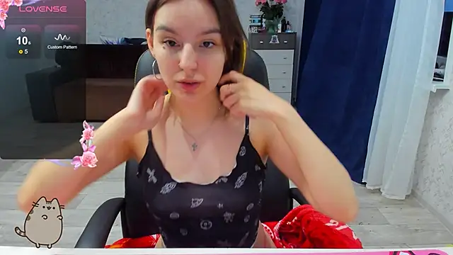 c arina x online show from February 19, 2025, 2:01 pm