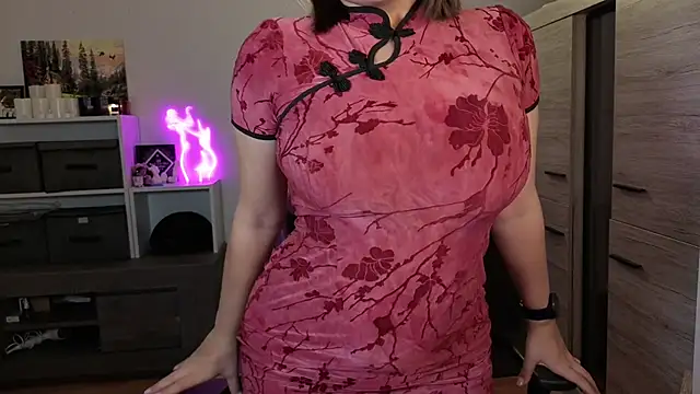 Snapshot of TinniAngel chatting on September 30, 2025, 5:30 pm TinniAngel online show from September 30, 2025, 5:30 pm