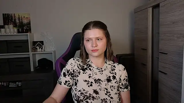 Snapshot of TinniAngel chatting on September 10, 2025, 5:23 pm TinniAngel online show from September 10, 2025, 5:23 pm