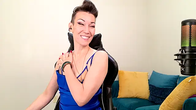 Snapshot of EveEnigma chatting on February 6, 2025, 1:10 pm EveEnigma online show from February 6, 2025, 1:10 pm