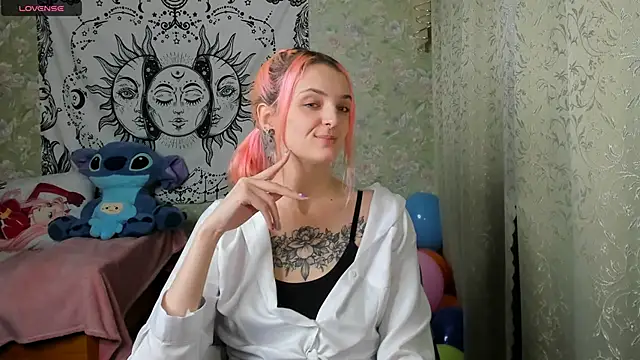 Cutie Adelia online show from December 18, 2024, 12:07 pm