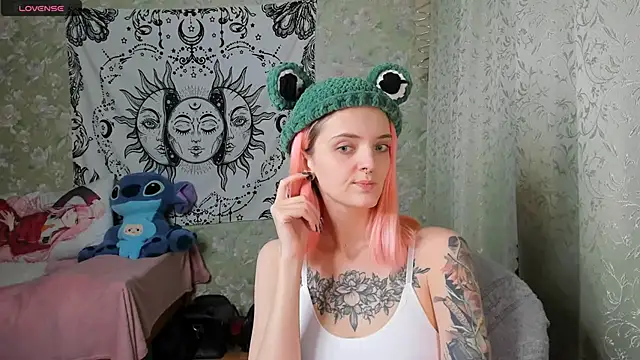 Cutie Adelia online show from January 7, 2025, 4:05 pm