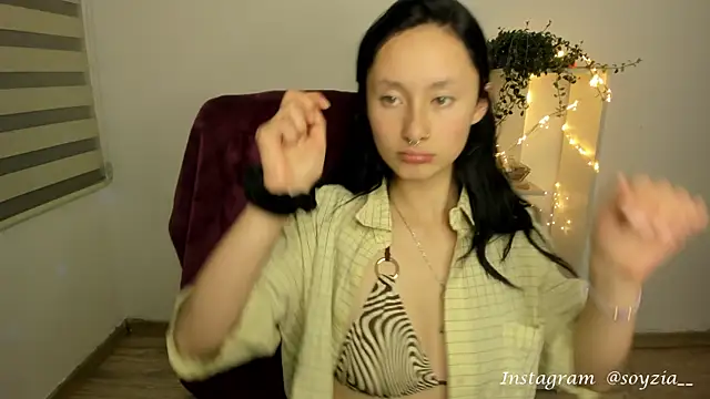 bellaa-w online show from March 14, 2025, 12:43 am