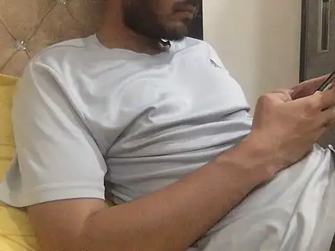 Snapshot of alex78265 chatting on November 28, 2025, 5:13 pm alex78265 online show from November 28, 2025, 5:13 pm