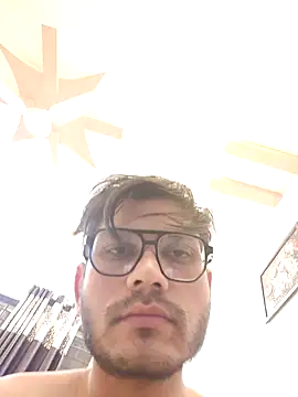 Snapshot of alex78265 chatting on November 18, 2025, 6:33 pm alex78265 online show from November 18, 2025, 6:33 pm