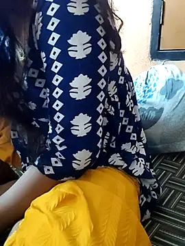 Snapshot of Diya_143 chatting on July 4, 2026, 5:03 am Diya 143 online show from July 4, 2026, 5:03 am