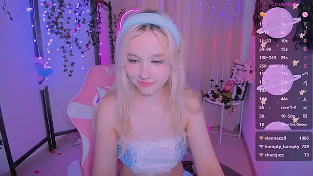 Snapshot of IrmaBell chatting on February 21, 2025, 12:06 pm IrmaBell online show from February 21, 2025, 12:06 pm