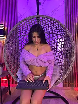 brenda moris01 online show from March 18, 2026, 10:32 pm