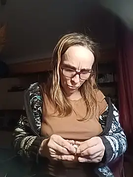 Snapshot of Dettybitch40 chatting on November 17, 2025, 1:48 pm Dettybitch40 online show from November 17, 2025, 1:48 pm