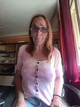 Dettybitch40 online show from May 11, 2026, 2:07 pm