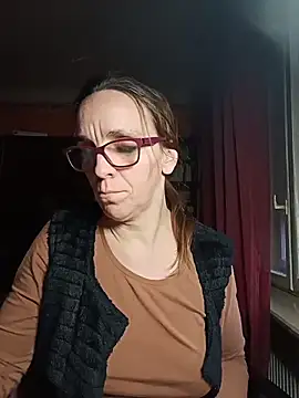 Snapshot of Dettybitch40 chatting on November 28, 2025, 3:12 pm Dettybitch40 online show from November 28, 2025, 3:12 pm