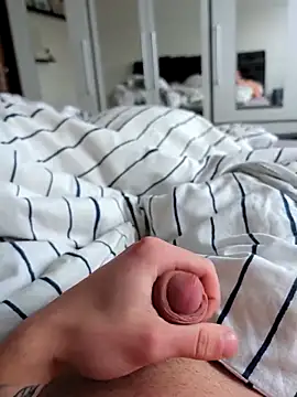 jungerbummser23 online show from February 5, 2026, 8:10 am