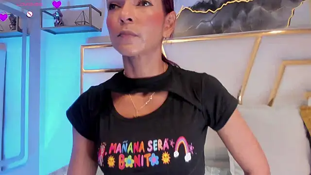 HannaPetit online show from April 8, 2026, 7:04 pm