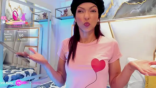 HannaPetit online show from November 4, 2025, 7:06 pm