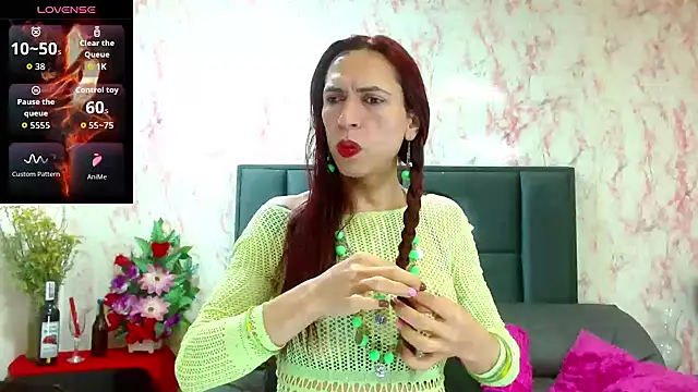 Snapshot of VanessaWolf chatting on September 17, 2025, 11:56 am VanessaWolf online show from September 17, 2025, 11:56 am