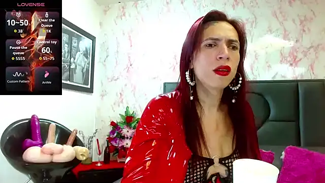 Snapshot of VanessaWolf chatting on October 25, 2025, 12:04 pm VanessaWolf online show from October 25, 2025, 12:04 pm