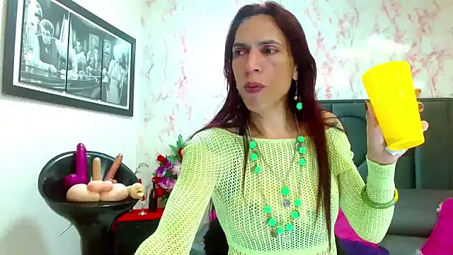 Snapshot of VanessaWolf chatting on October 14, 2025, 3:23 pm VanessaWolf online show from October 14, 2025, 3:23 pm